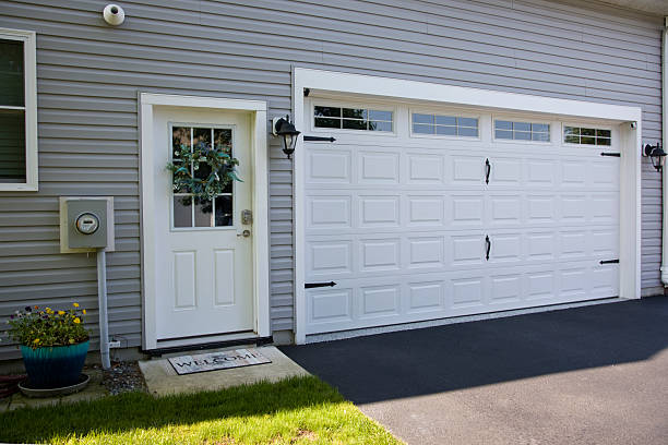 24/7 Emergency Garage Door Panel Replacement experts in Caledonia, MN